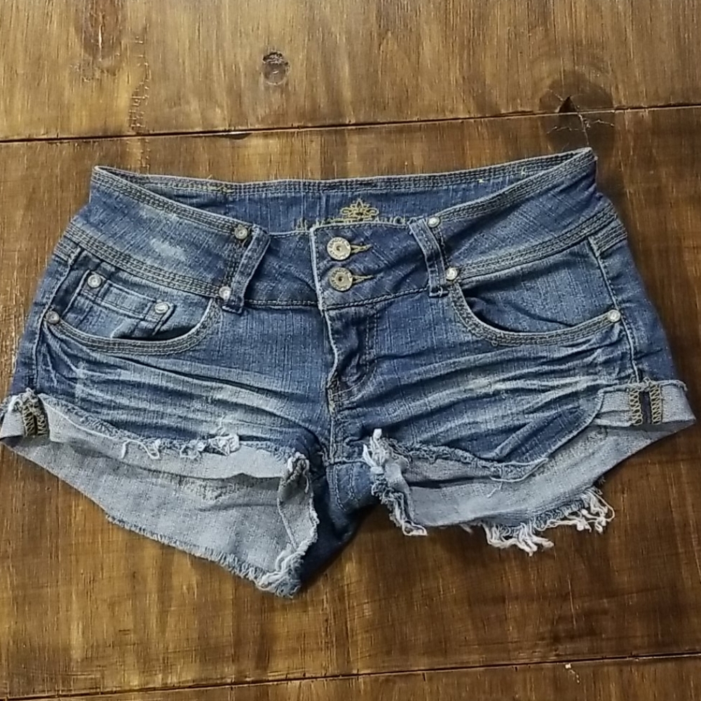 Like New Almost Famous Short Shorts
